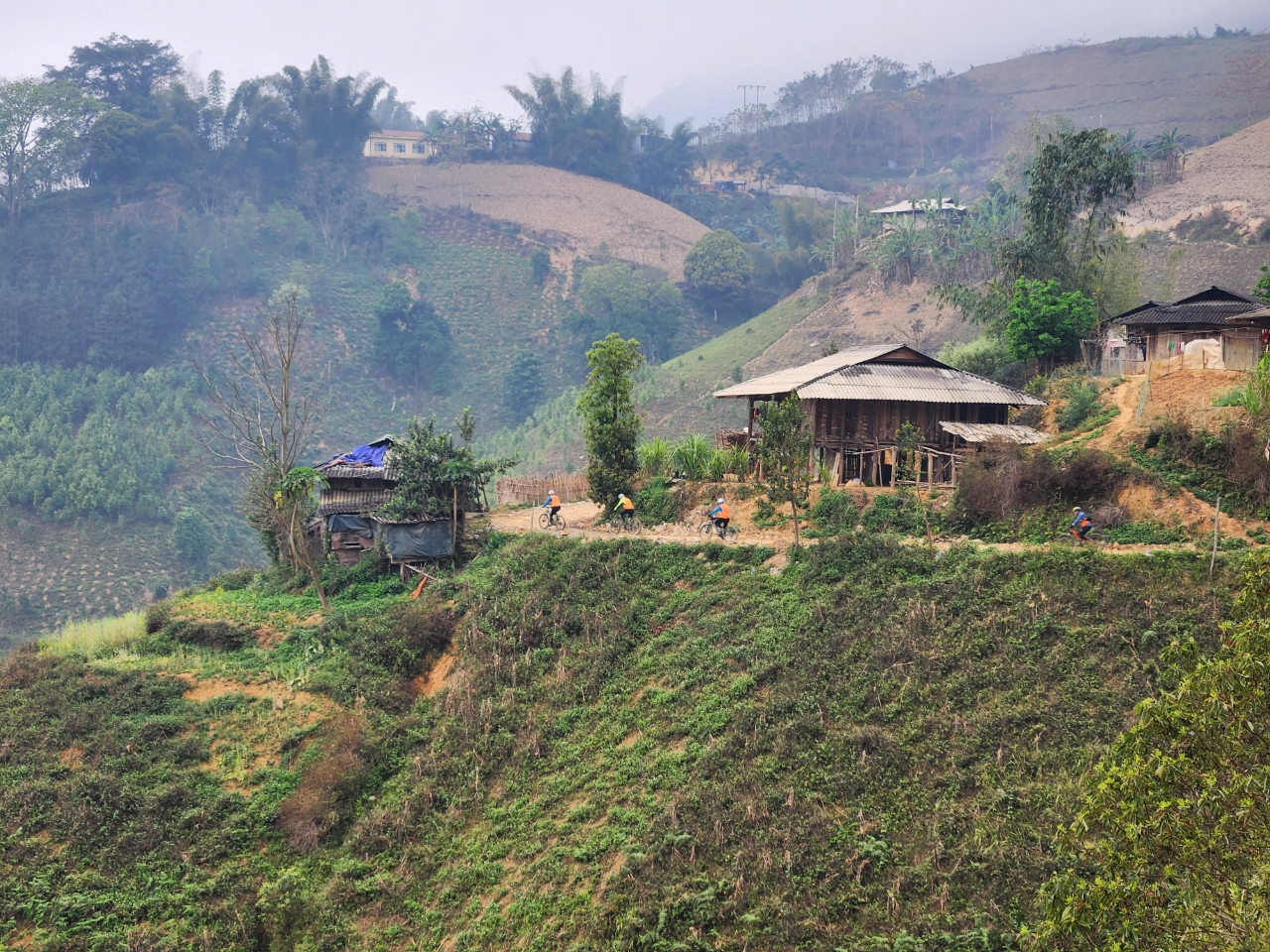 Sapa Hidden Trails: 1-Day Mountain Biking Discovery to Tả Phìn & Remote Ethnic Villages